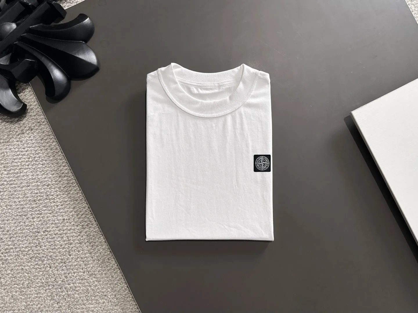 Next day shipping P460 Stone lsland/stone island high quality 2025 spring and summer new casual suit exclusively developed by yb! High quality production! Imported custom-made fabrics for foreign orders, with high breathability and comfort, impeccable details, brand element design concept, delicate and soft feel! It presents a casual cut and the upper body shape is great! On sale simultaneously on the official website! From a high-end men's positioning brand, the low-key luxury taste is irresistible! Exquisite workmanship and impeccable quality! The overall style is simple, fashionable and timeless, fully meeting the requirements of stylish and tasteful dressing! Size: S-XXL